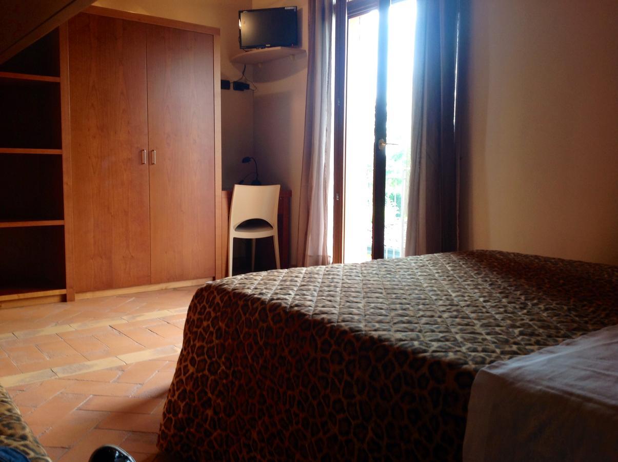 가비라테 La Folaga B&B 외부 사진